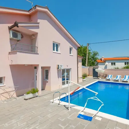 Bianca With Private Pool Villa *
