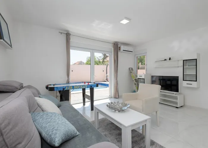 别墅 Bianca With Private Pool